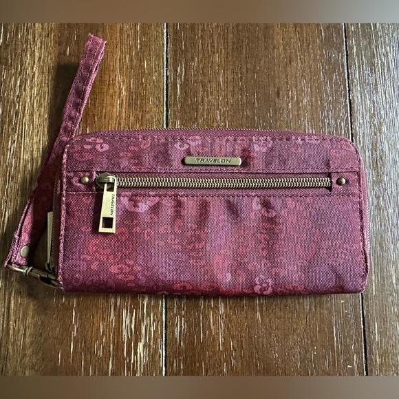 NWOT Travelon wallet - Picture 5 of 11